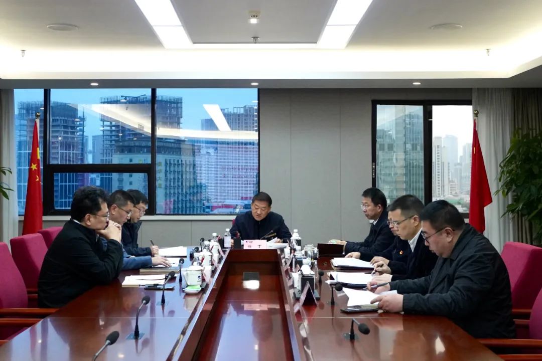 pp电子集团召开党委理论学习中心组专题学习钻研会
