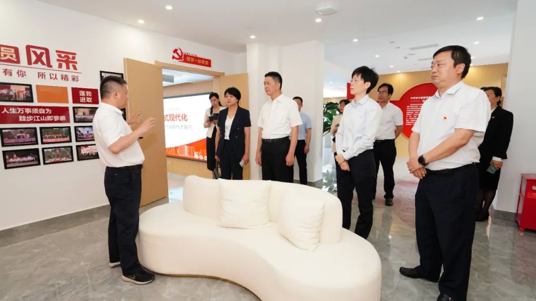 福建省人民政府国有资产监视治理委员会修兴高一行莅临pp电子党？？？？疾斓餮